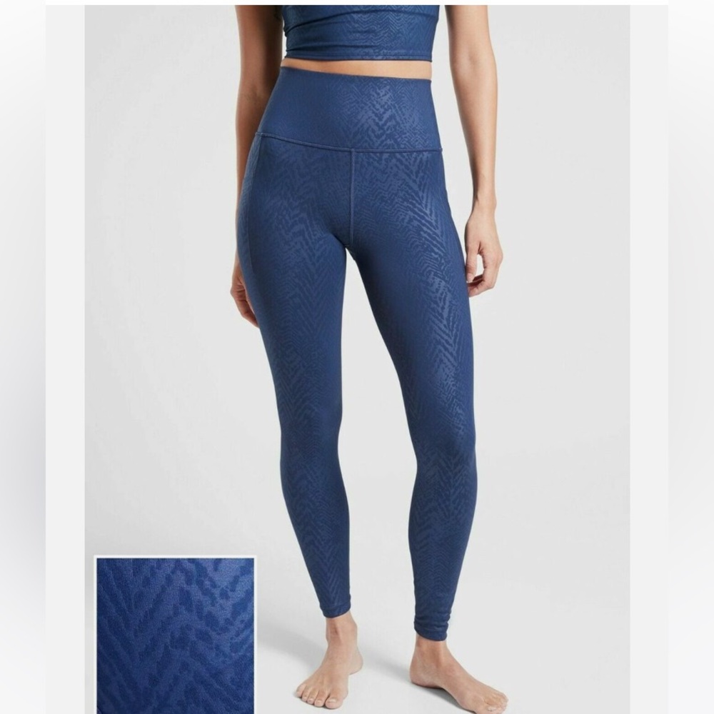 Athleta Salutation Stash Pocket II 7/8 Legging Blue Abstract Herringbone